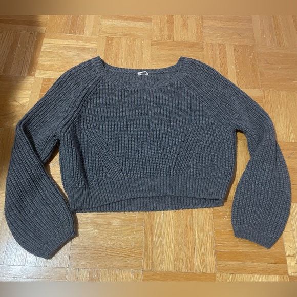 grey, cropped, knit sweater from Garage - Picture 1 of 3